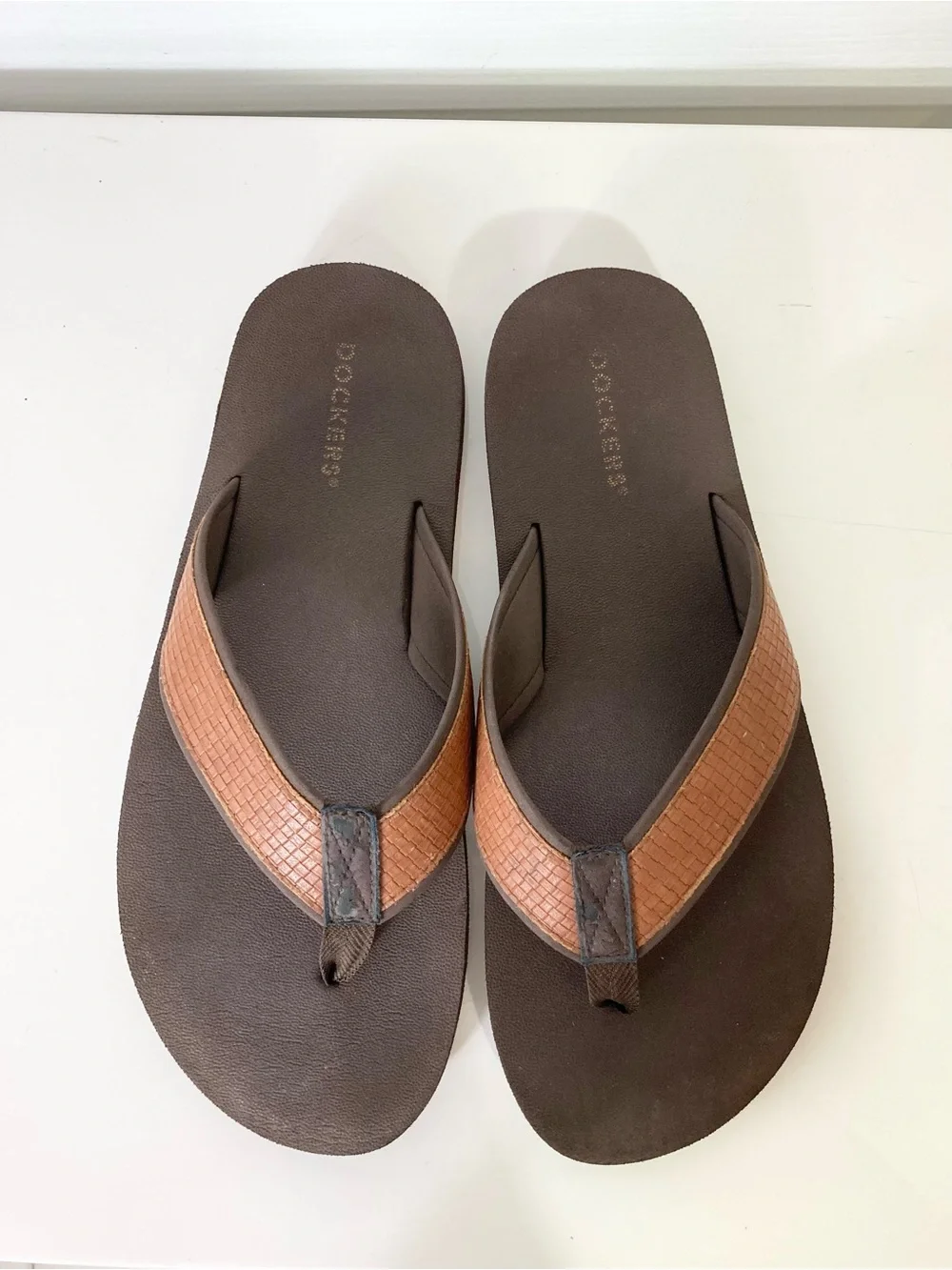 DOCKERS Sandals Men 10 Brown Flip-Flops Thong Slip-On